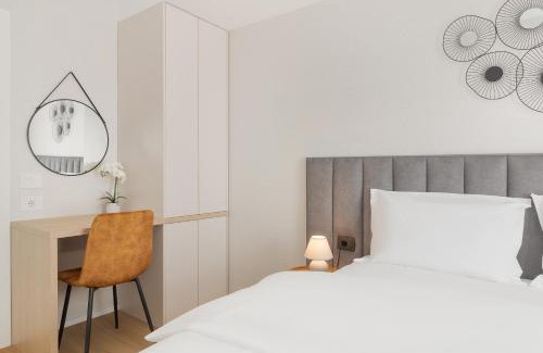 Oradea Apartment | Urban Suite- Luxe 2BR with Balcony and Parking