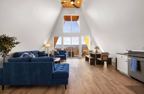 Chattanooga Valley Cabin | Urban Vista | Spacious Modern A-Frame | Mtn Views!
