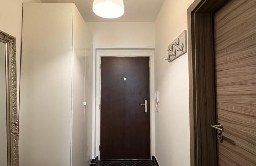 Holesovice Apartment | UrbanFlat1615 with Parking
