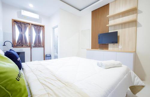 Ragunan Hotel | Urbanview Hotel Syariah The Ragunan Residence