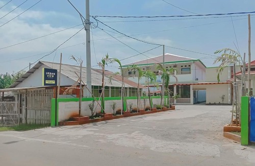 Indramayu Hotel | Urbanview Hotel Tirtamaya Jaya Indah Indramayu by RedDoorz