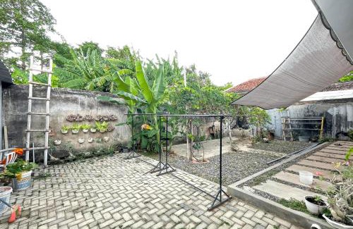 Banjarharjo Hotel | Urbanview Syariah Sasarengan Inn near RSUD Waled Cirebon