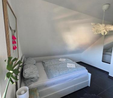 Schoemberg Apartment | Urlaubsoase mit Panoramabalkon & Platz für 6 Personen