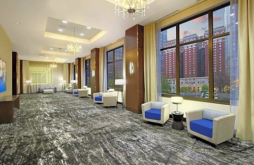 Downtown Pittsburgh Hotel | Embassy Suites By Hilton Pittsburgh Downtown