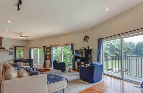 Chesapeake Ranch Estates-Drum Point House | Spacious Lakefront Cottage w/ Private Pier