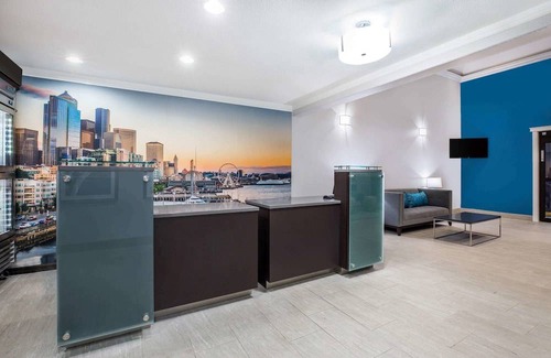 Paine Field-Lake Stickney Hotel | La Quinta Inn by Wyndham Everett