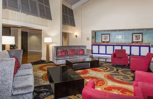 Villages of Palm Beach Lakes Hotel | Ramada by Wyndham West Palm Beach Airport