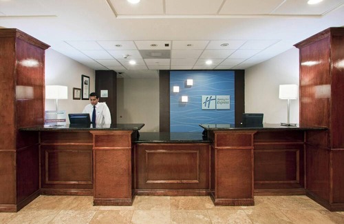 Villages of Palm Beach Lakes Hotel | Holiday Inn Express & Suites West Palm Beach Metrocentre, an IHG Hotel