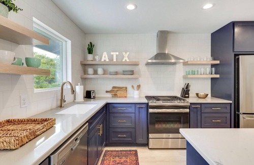 Greater South River City House | UT Football Fave - Pool, 2 Miles to Downtown ATX