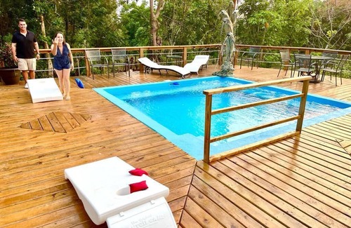 Isla de Utila House | Utila slumber party suite sleeps up to 12!