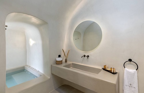 Karterados Hotel | Utopia Suites Santorini
