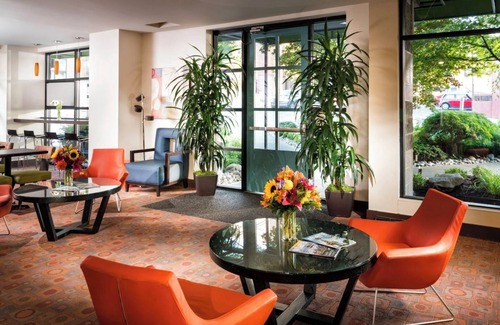 University District Hotel | UW Campus Close, Two Queen w/Tub, Staypineapple, Cycle the City
