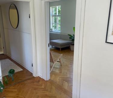 Odense House | Værelse udlejes i herskabslejlighed midt i Odense by
