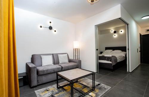 Balatonalmadi Apartment | Vöröskő -LAK szauna és jakkuzi használattal
