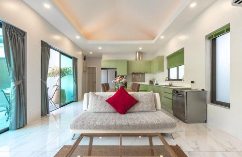 Ban Saiyuan Villa | V189 Stylish 3BR Hideaway Pool & Beach Vibes