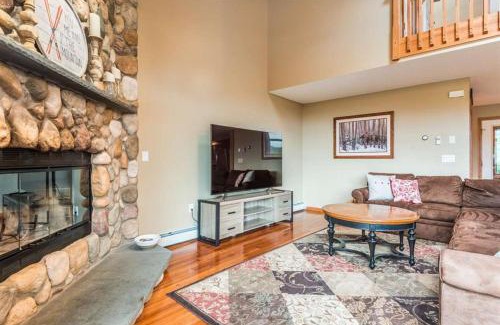 Bethlehem House | V3 Gorgeous Ski-In Mountain View Townhouse with Amazing views in Bretton Woods