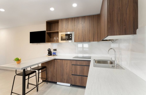 Las Palmas de Gran Canaria Apartment | Vacation Apartment 'Apartamento Entreplanta' with Shared Terrace, Wi-Fi and Air Conditioning