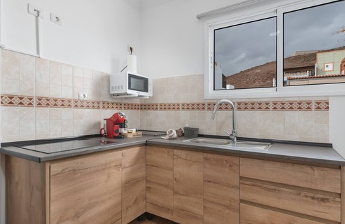 Aguimes Apartment | Vacation Apartment 'Unidad B' with Sea View, Wi-Fi and Air Conditioning