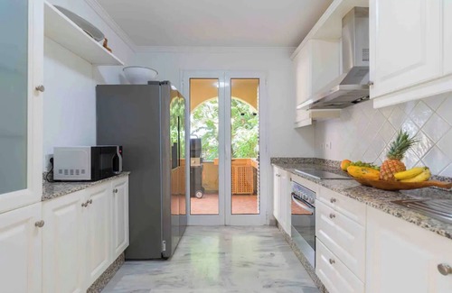 Monte Leon House | Vacation Home 'Villa Linda' with Mountain View, Private Pool and Wi-Fi