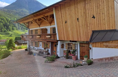 Ramsau bei Berchtesgaden Apartment | Vacation apartment Hochkalter, 1-4 persons, 90 sqm, balcony, TV, 1 bedroom