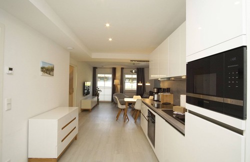 Gross Zicker Apartment | Vacation apartment with balcony, free use AHOI Sellin- Inselwind FeWo MEERsonne
