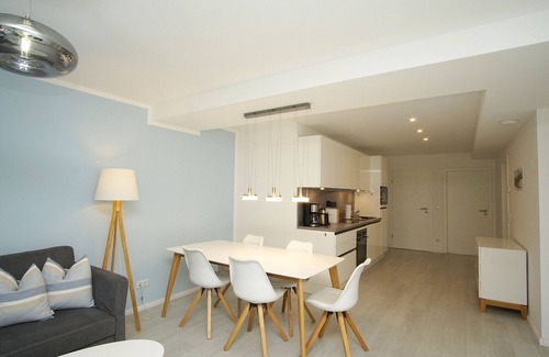 Gross Zicker Apartment | Vacation apartment with balcony, free use AHOI Sellin- Inselwind FeWo MEERsonne