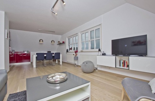 Neuendorf Apartment | Vacation apartment close to the beach with a beautiful garden - Ferienhaus Gisela