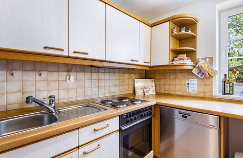 Ortsmitte Apartment | Vacation apartment 'Sarina 1' with mountain view and terrace