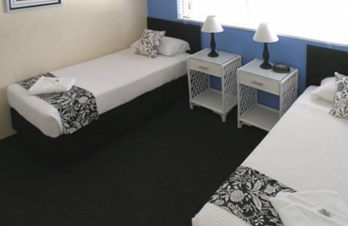 Holloways Beach Apartment | Vacation apartments on the sandy beach of the Pacific Ocean