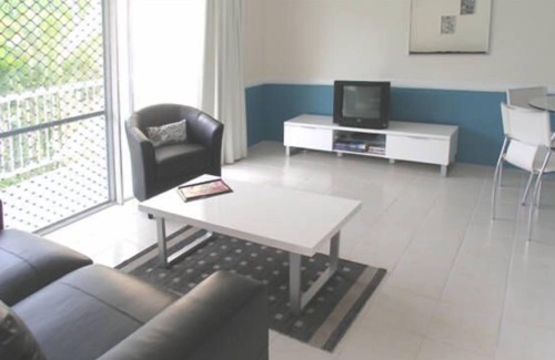 Holloways Beach Apartment | Vacation apartments on the sandy beach of the Pacific Ocean