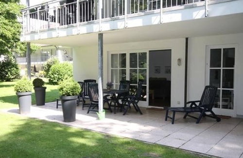 Aschhauserfeld Apartment | Vacation apartment "Ammerland-Stube", shower, WC - "Haus Am Schlart 1"