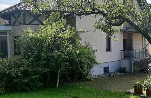 Uchtelfangen Apartment | Vacation apartment in Humes - Ferienwohnung Egler