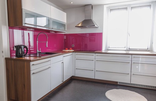 Kempten Apartment | Vacation apartment for 6 people in the Allgäu, garden, jacuzzi, pets welcome