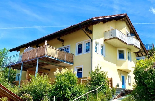 Sankt Englmar Apartment | Vacation apartment with beautiful terrace and stylish bathroom with bathtub
