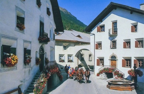 Bever Apartment | Vacation apartment/apartment for 6 guests with 117m² in Bever (271108)
