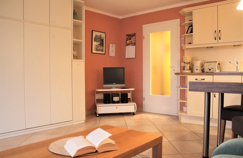 Oertzenhof Apartment | Vacation apartment "Blümchen" on Poel
