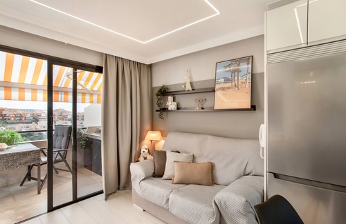 Patalavaca Apartment | Vacation Apartment 'Estrella Del Mar Vista Al Puerto' with Sea View, Wi-Fi and Air Conditioning