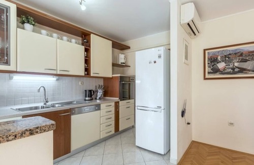 Kastel Novi Apartment | Vacation apartment in Kaštel Novi with terrace, air conditioning, WiFi, washing machine (5104-1)
