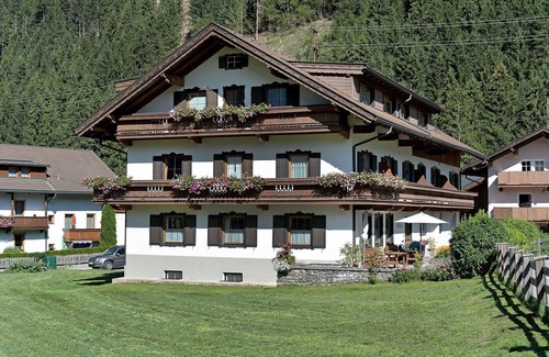 Mayrhofen Apartment | Vacation apartment Pension Eberharter Mayrhofen, centrally but quietly located