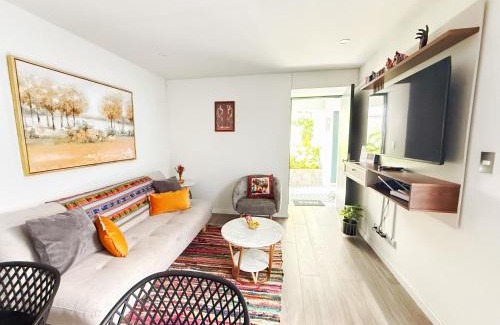 Barranco Apartment | Vacation Escape - Elegant Barranco Stay near Beach & Art