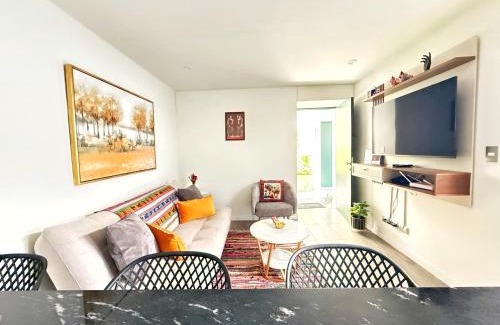 Barranco Apartment | Vacation Escape - Elegant Barranco Stay near Beach & Art