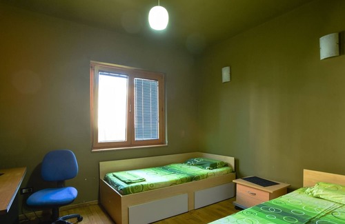 Zeljeznica Apartment | Vacation Flat 8 min to Beach by Walk in Bar