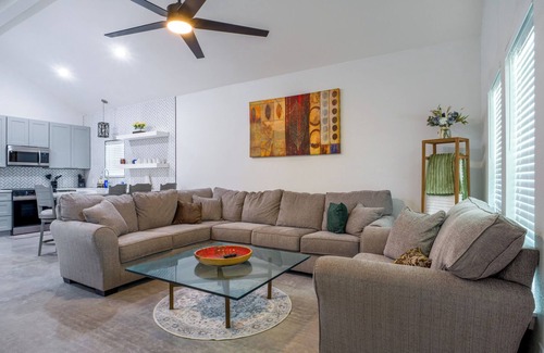 Granite Shoals House | Vacation Getaway with this 3/2 bedroom house in Granite Shoals with lake access