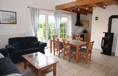 Norden House | Vacation home (85sqm) for 5 people and dog with fireplace and large garden