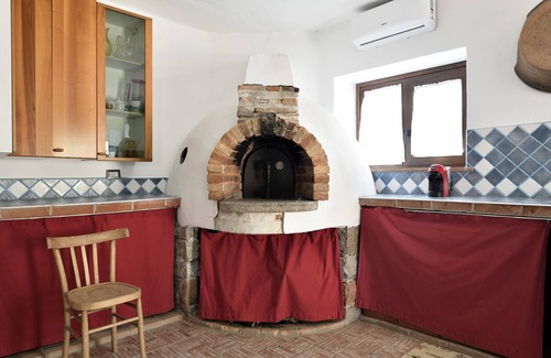 Arzana House | Vacation home 'Ami' with sea view, private terrace and shared garden