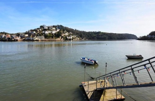 Dartmouth House | Vacation home Bight Boatyard in Dartmouth - 8 persons, 4 bedrooms