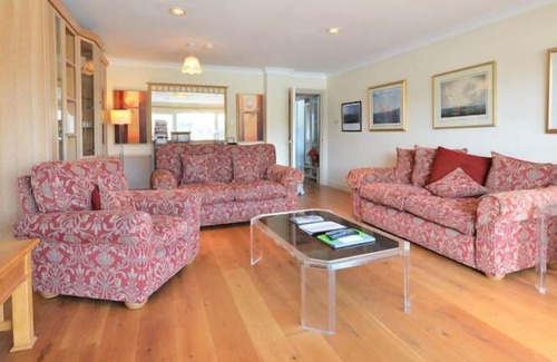 Dartmouth House | Vacation home Bight Boatyard in Dartmouth - 8 persons, 4 bedrooms