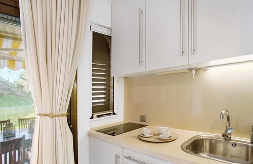Tarajalillo House | Vacation Home 'Bungalow Las Pitas' with Terrace, Shared Garden & Wi-Fi