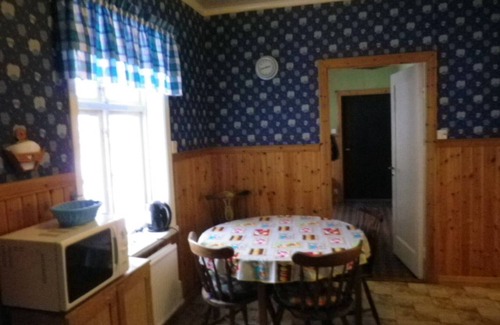Tranemo Ski Chalet | Vacation home by the lake and 15 minutes from the Isaberg ski area