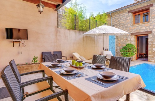 Binissalem House | Vacation Home “Can Bodeguita” with Wi-Fi, Air Conditioning, Pool, Balcony & Terrace